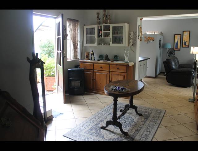 3 BEDROOM TOWNHOUSE FOR SALE IN THE COVES